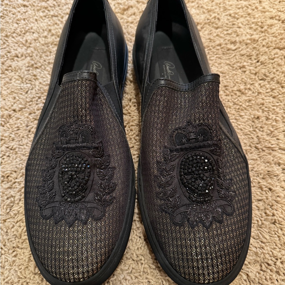 Donald Pliner slip on shoes, skull emblem, size 11